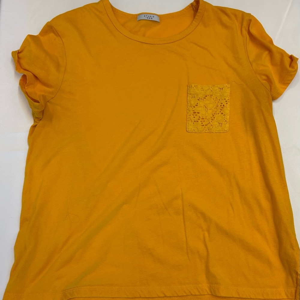 Women's Mustard Short Sleeve Tee with Lace Pocket